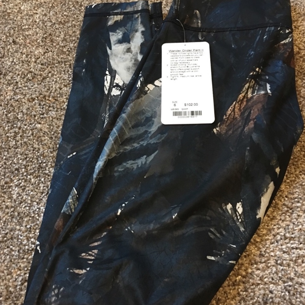 RARE & HTF! Wander Onder Feather Print Pant II